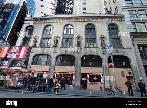 shoe stores in times square.